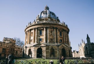 富可敌国的牛津与剑桥多有钱？