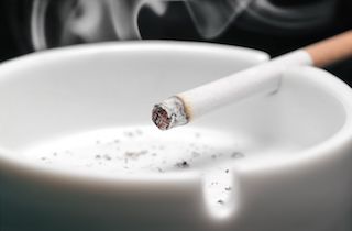 苏纳克政府出台严格烟草限令，美国9月就业岗位增长放缓