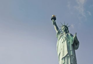 衰退警告？华尔街开年再次受到猛烈冲击！