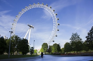 英国永居申请者必读：交通违法如何影响您的移民前景
