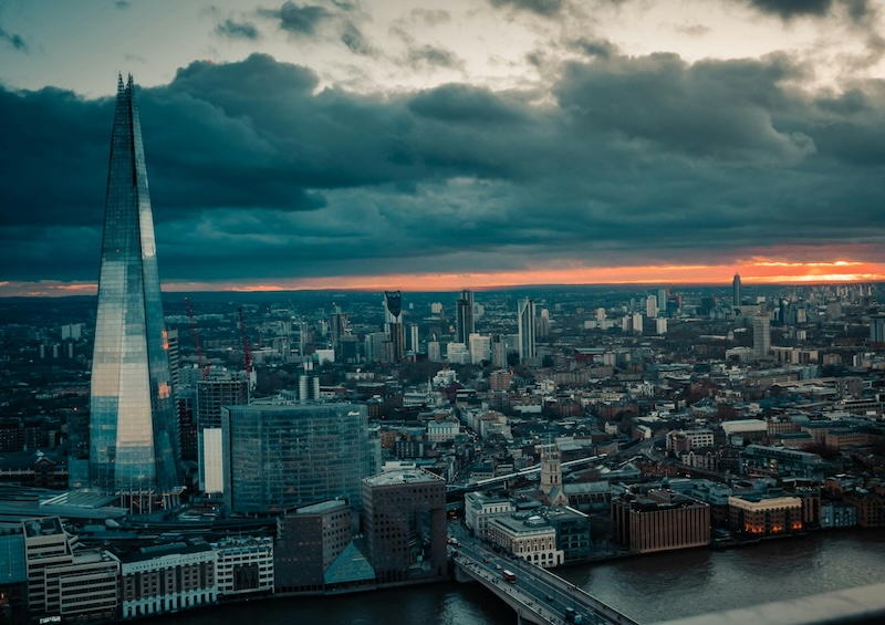 英国移民费用碎片大厦