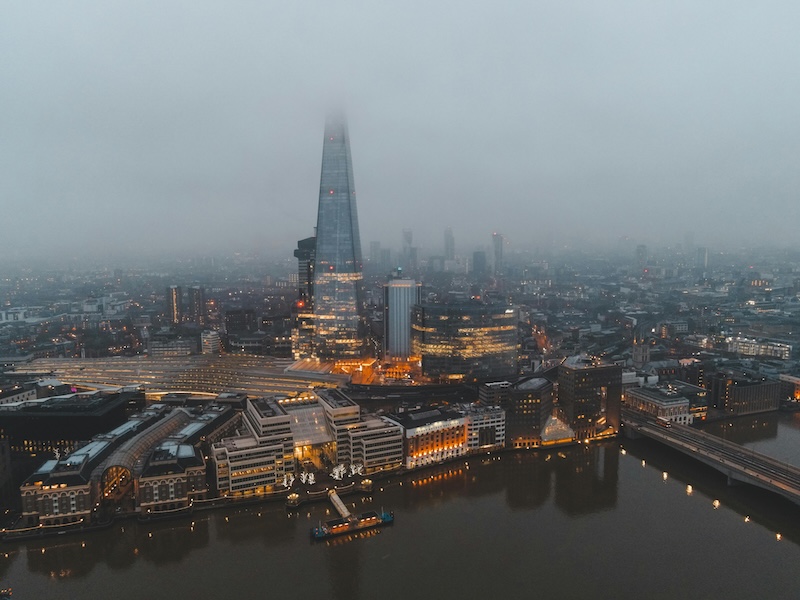 入籍英国的方法碎片大厦