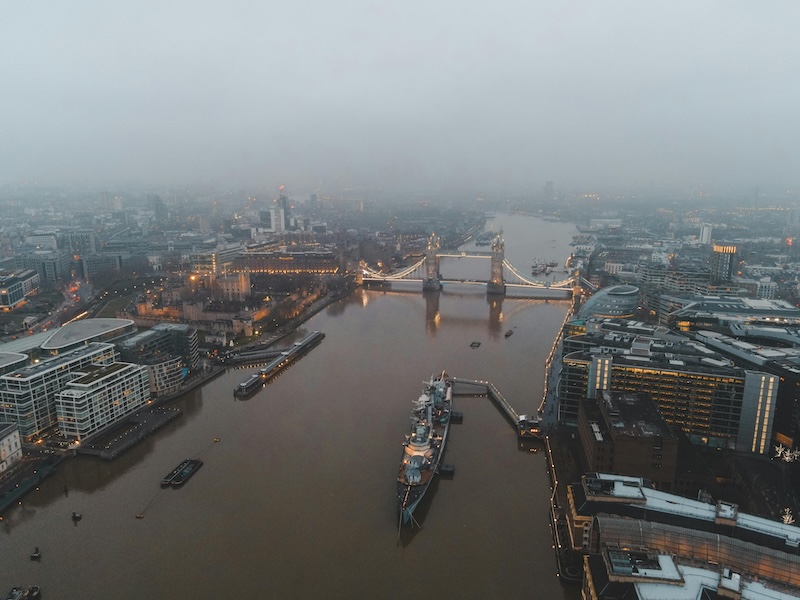 英国配偶签泰晤士河
