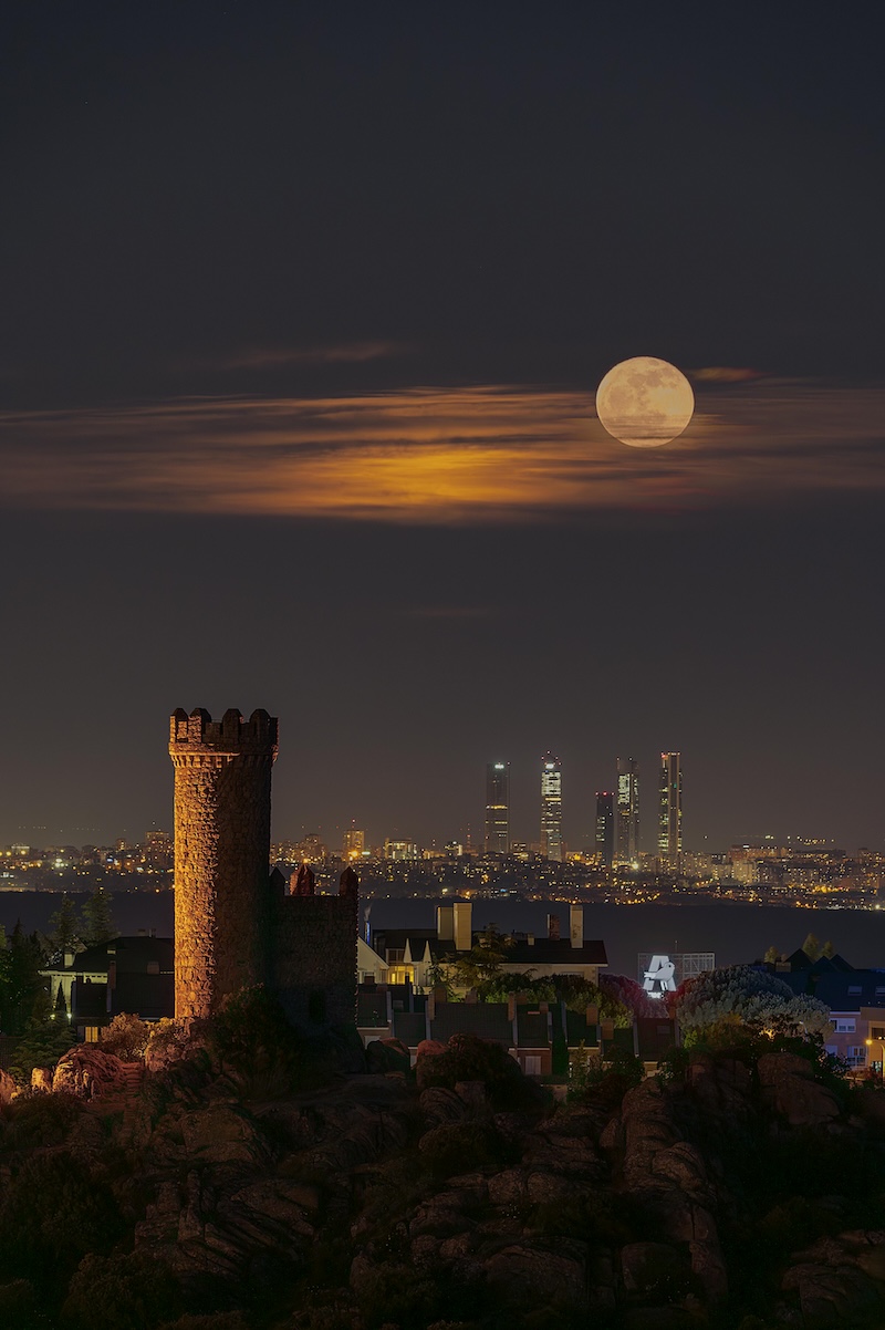 西班牙黄金签证夜景