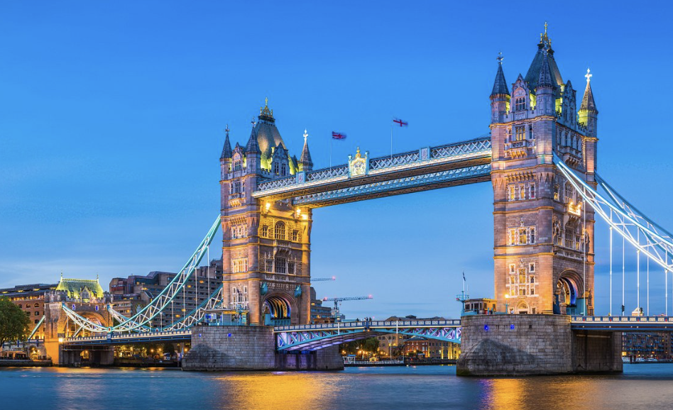 英国移民费用上涨伦敦塔桥