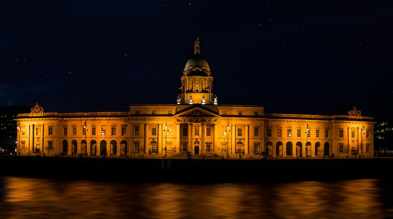 爱尔兰护照升级夜景